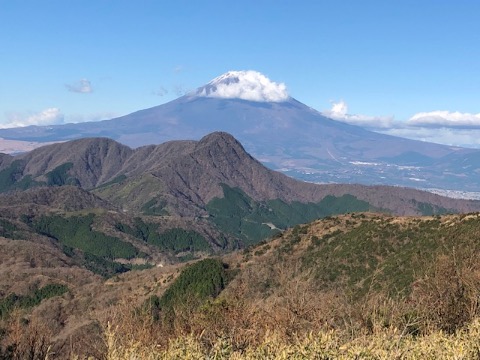 明神ヶ岳から富士と金時山