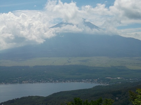 大平山から山中湖と富士