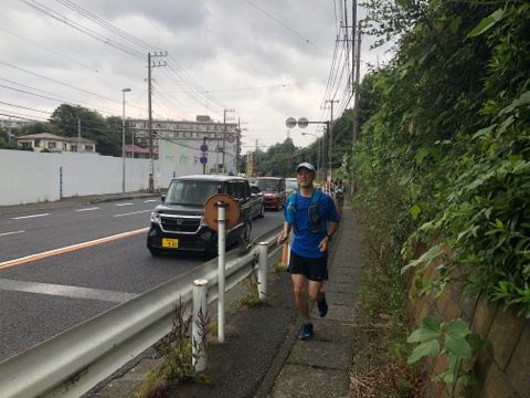 権太坂を登りきるTroさん