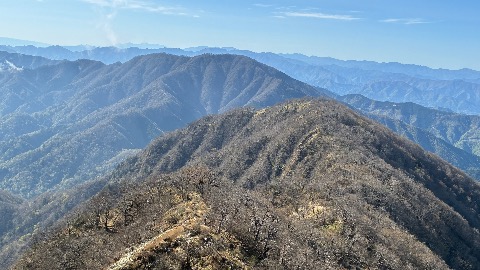 檜洞丸山頂直下からの大展望