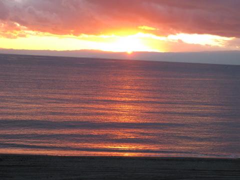 こんなきれいな夕日は、地元でもなかなかお目にかかれない