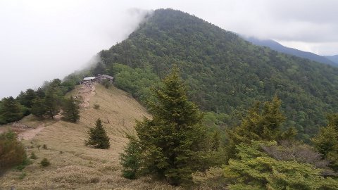 大菩薩峠～介山荘を見下ろす