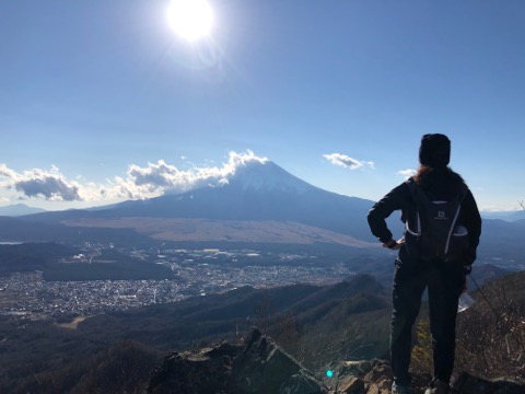稜線に上がり富士と対峙