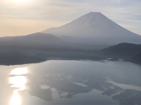 本栖湖　中ノ倉峠からの富士