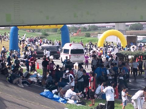 この大会お決まりの風景～　救急車のオンパレード～
　　みんな無理しちゃダメよん