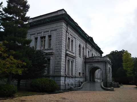 旧江田島海軍兵学校の講堂　ここは、正面入り口である貴族口