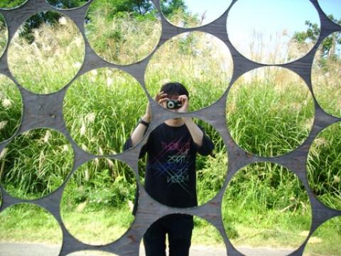 鏡の家こと「再生する家」2009年撮影
実家より約5km 中学学区です
ベルナティオと言う美しい高原リゾートがありますよ