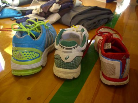 3者3様のシューズ
ソウルの厚さが全然違います
右から湘南モデル コナンモデル takanoモデル