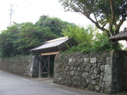 武家屋敷 有形文化財に今も生活されています、お手伝いさんが中を案内してくださり、本当に広いお宅でした、お土産に 小麦粉!頂きました。