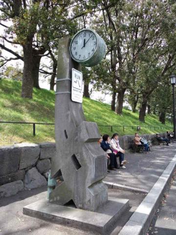 アシックスの時計台
ここがスタート地点!