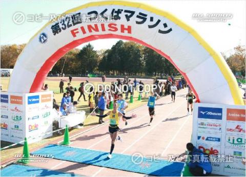 ゴールのポーズも決まってますが・・・