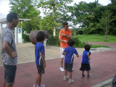 キャプテンによるランニング教室!T君のお子さんたち。