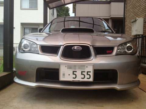 息子が購入したインプレッサWRX2006年モデル
STIのステッカーが片方しかないのは、貼るのに失敗したから。(取り寄せ中) でも、STIモデルではありません。