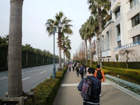 舞浜駅までの道のりが遠かった