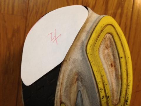 踵も同じように型紙を作る