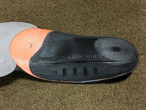 足を入れた感じは良かったのだが、これで20キロ走ったらどうなるか。 これでダメなら、返品交渉をしたくなってしまう。