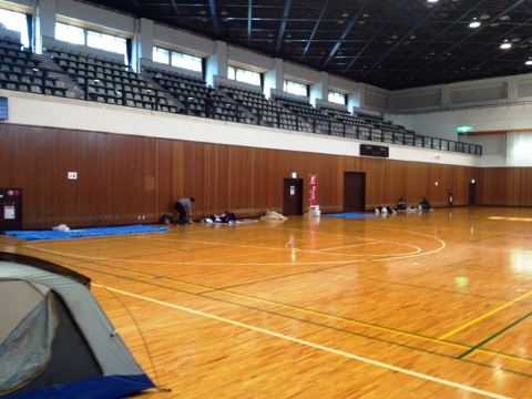 体育館に入って左側に設営の予定です