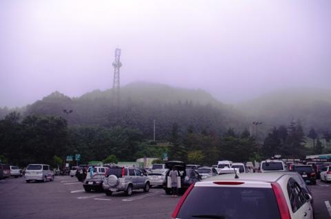 朝靄の掛かる前沢SA