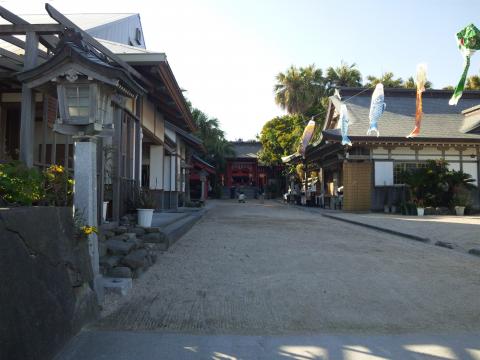 青島の中にある神社です。
毎年、ジャイアンツの選手がお参りにきてるようです。